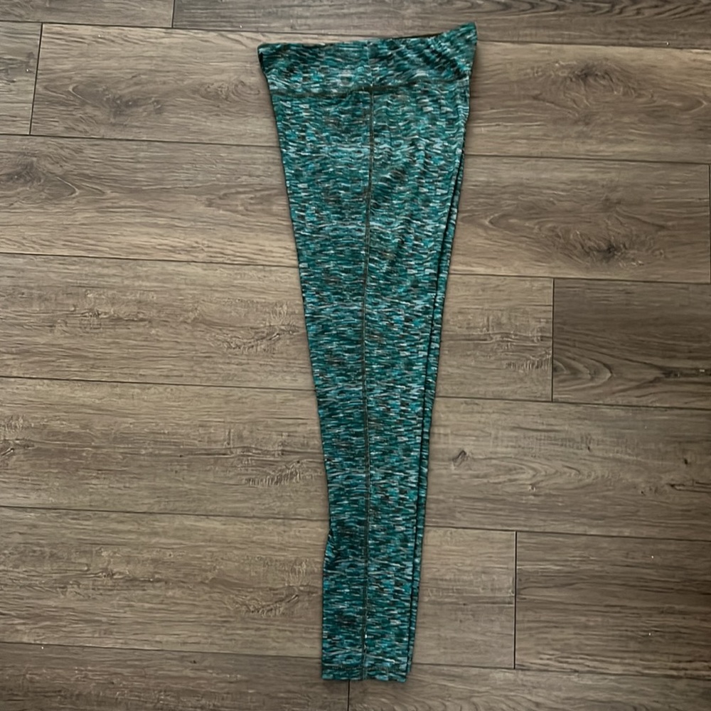 N.Y.L. Women’s High Rise Green Workout Leggings Size M - Picture 8 of 10